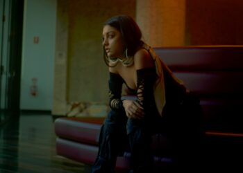 Review: Julia Lostrom’s “High Vibrations” – A Sensual Dive Into Intense Desire